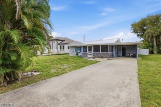 102 Crescent Lake DR, North Fort Myers, FL 33917