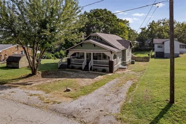 103 N Wilson Street, Independence, MO 64050