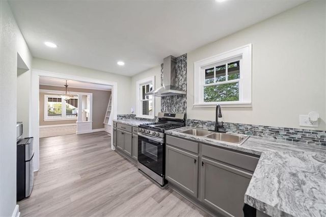 103 N Wilson Street, Independence, MO 64050