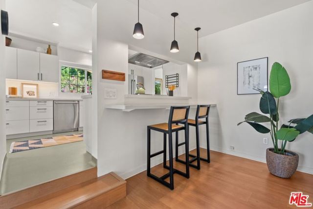 93 S Daisy Avenue, Pasadena, CA 91107