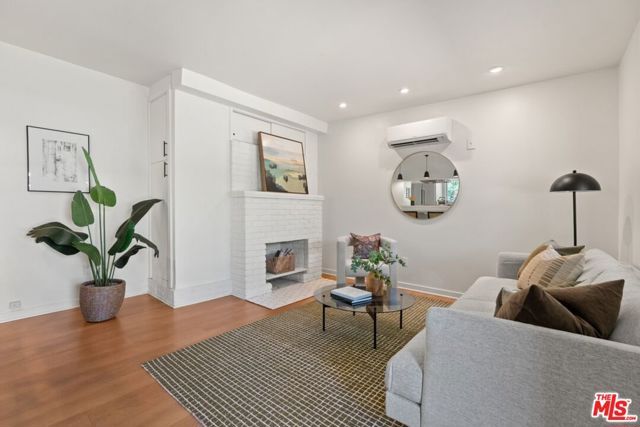 93 S Daisy Avenue, Pasadena, CA 91107
