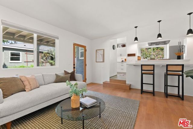 93 S Daisy Avenue, Pasadena, CA 91107