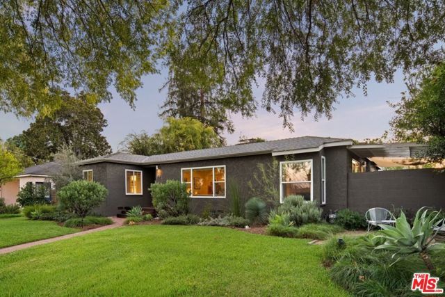 93 S Daisy Avenue, Pasadena, CA 91107