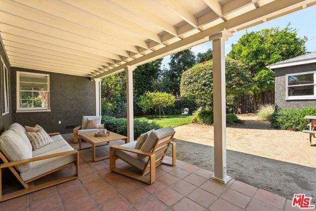 93 S Daisy Avenue, Pasadena, CA 91107