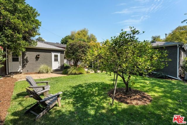 93 S Daisy Avenue, Pasadena, CA 91107