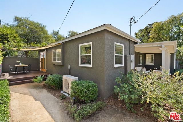 93 S Daisy Avenue, Pasadena, CA 91107
