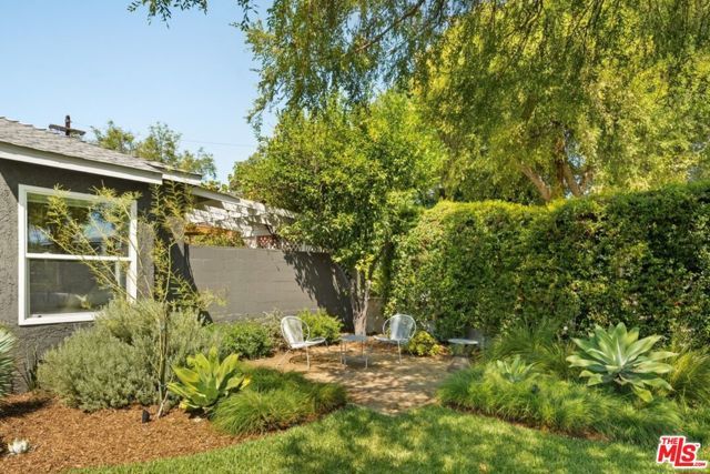 93 S Daisy Avenue, Pasadena, CA 91107