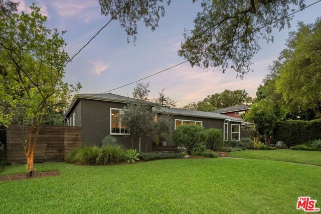 93 S Daisy Avenue, Pasadena, CA 91107