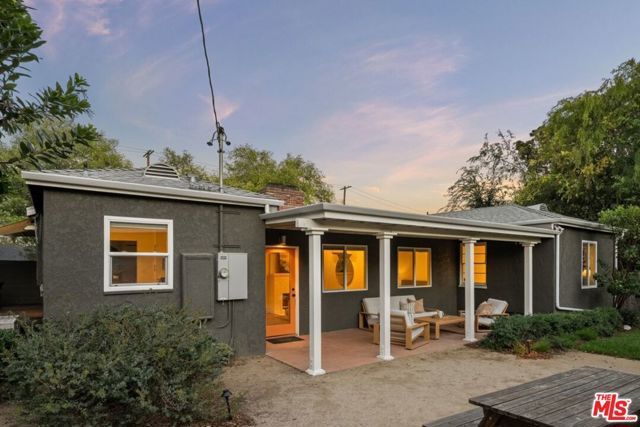 93 S Daisy Avenue, Pasadena, CA 91107
