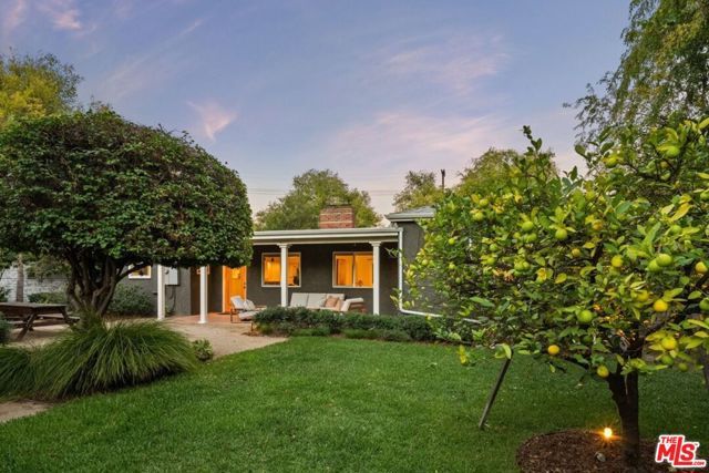 93 S Daisy Avenue, Pasadena, CA 91107