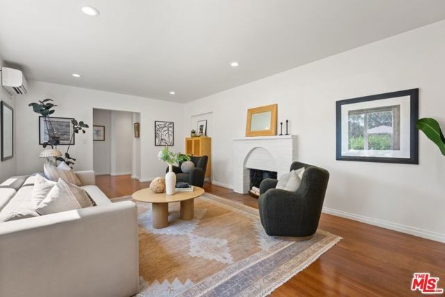 93 S Daisy Avenue, Pasadena, CA 91107