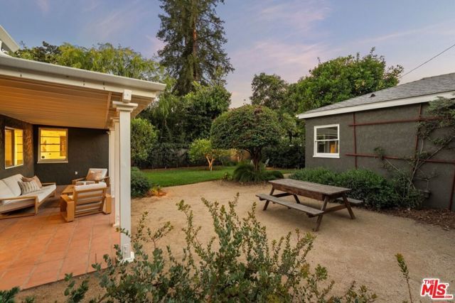 93 S Daisy Avenue, Pasadena, CA 91107