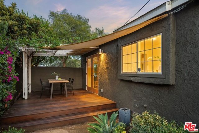 93 S Daisy Avenue, Pasadena, CA 91107