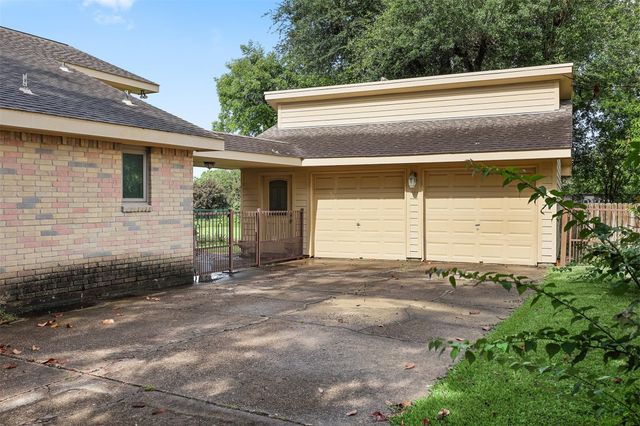 2620 Dow Circle, Deer Park, TX 77536