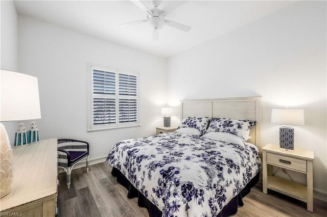 837 Sailaway LN 204, Naples, FL 34108