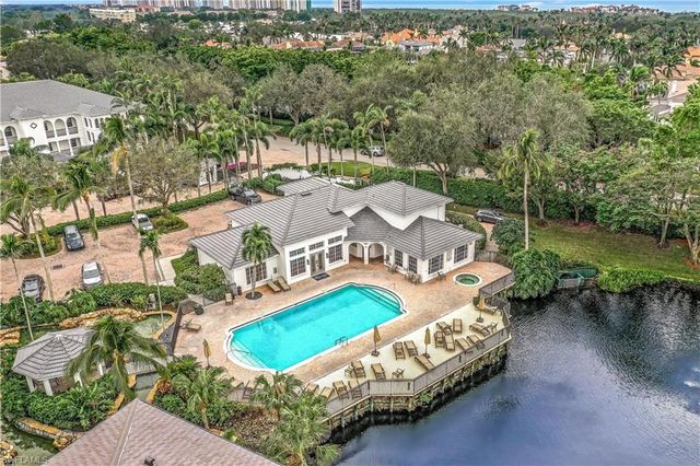 837 Sailaway LN 204, Naples, FL 34108