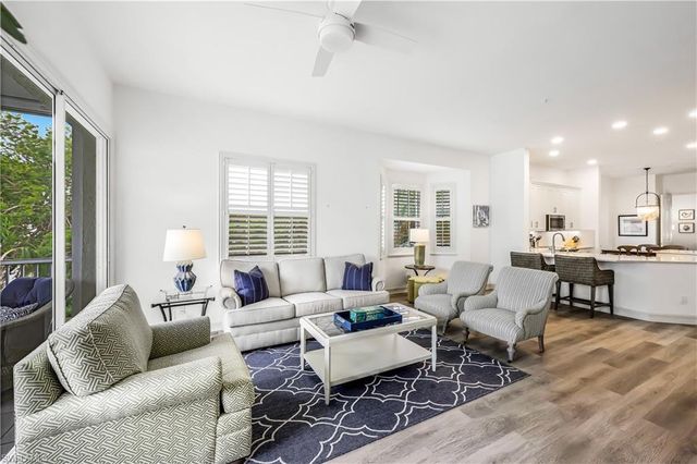 837 Sailaway LN 204, Naples, FL 34108