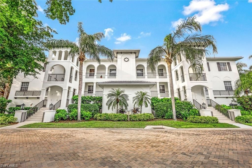 837 Sailaway LN 204, Naples, FL 34108