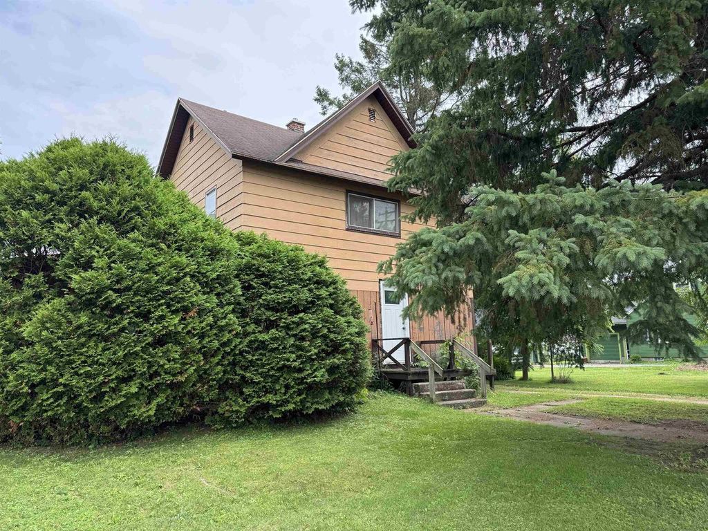 100 S ELLMS STREET, Wittenberg, WI 54499