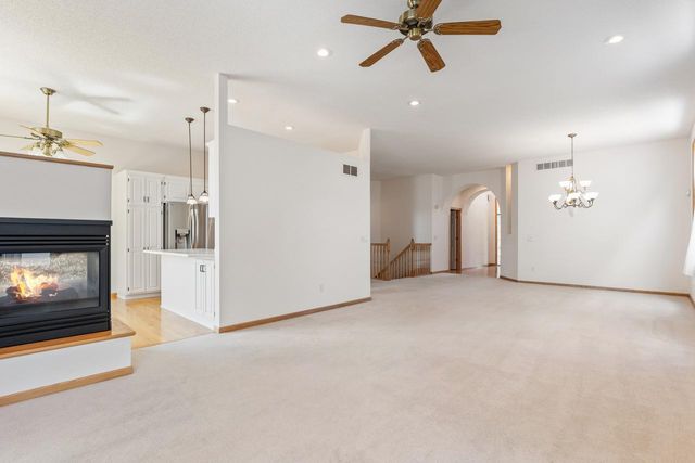 10471 Spyglass Drive, Eden Prairie, MN 55347