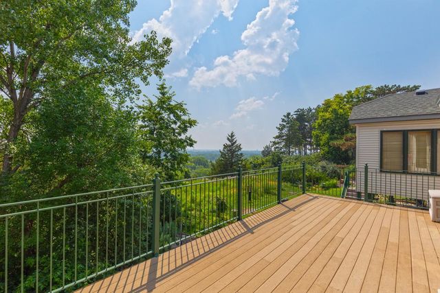10471 Spyglass Drive, Eden Prairie, MN 55347