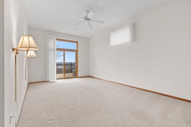 10471 Spyglass Drive, Eden Prairie, MN 55347