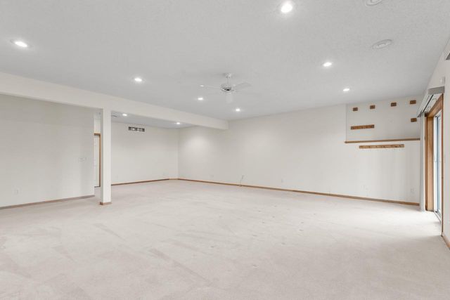10471 Spyglass Drive, Eden Prairie, MN 55347