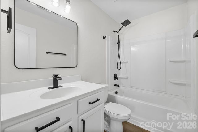 8203 Paw Valley Lane, Charlotte, NC 28214