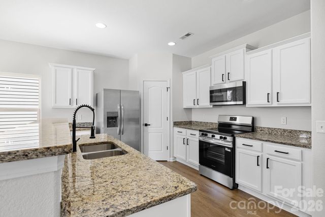 8203 Paw Valley Lane, Charlotte, NC 28214