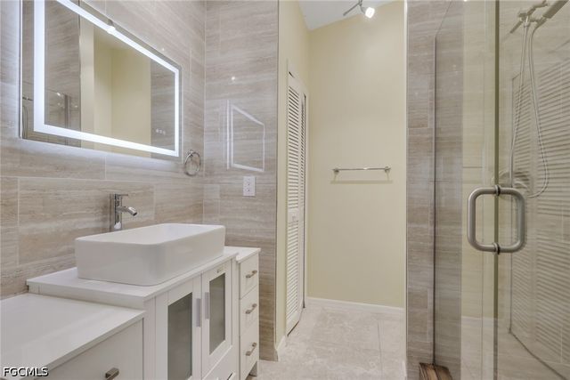 5011 SW 16th PL, Cape Coral, FL 33914