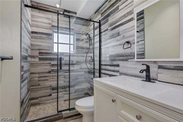 5011 SW 16th PL, Cape Coral, FL 33914