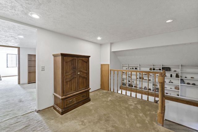 15817 S Whitehouse Ln, Cheney, WA 99004