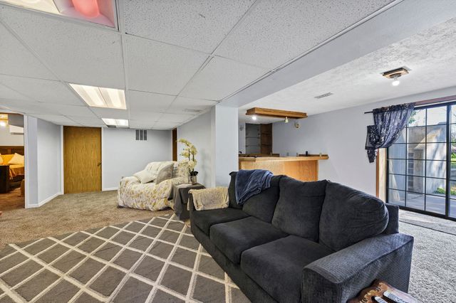 15817 S Whitehouse Ln, Cheney, WA 99004