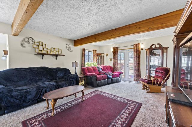 15817 S Whitehouse Ln, Cheney, WA 99004