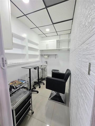 10873 SW 40th St, Miami, FL 33165