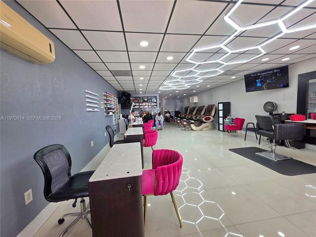 10873 SW 40th St, Miami, FL 33165