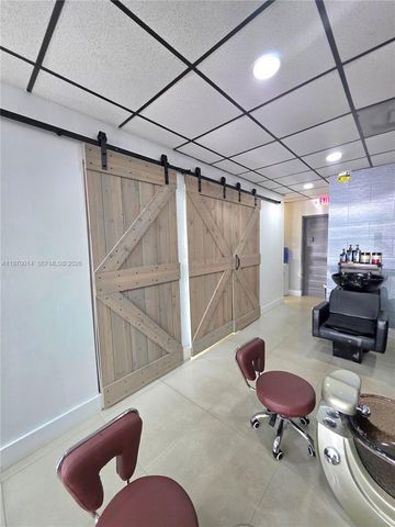 10873 SW 40th St, Miami, FL 33165