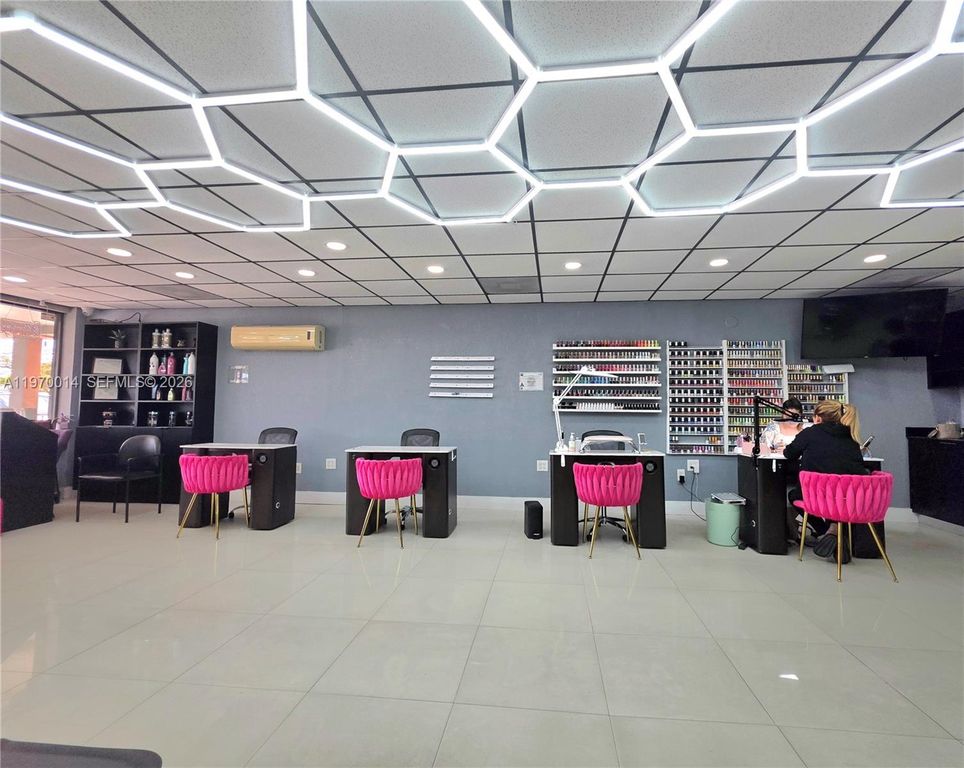 10873 SW 40th St, Miami, FL 33165