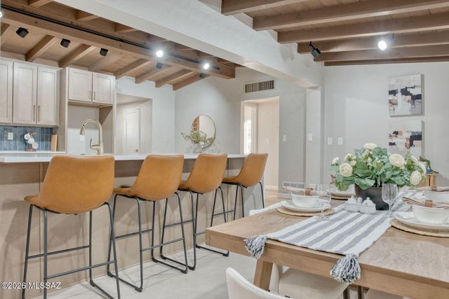 3910 E Calle De Jardin, Tucson, AZ 85711