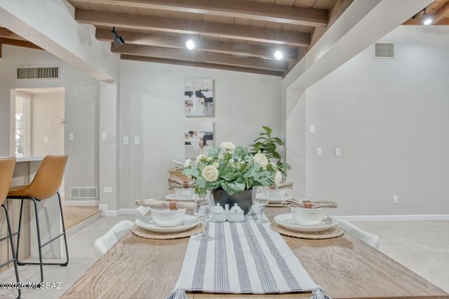 3910 E Calle De Jardin, Tucson, AZ 85711