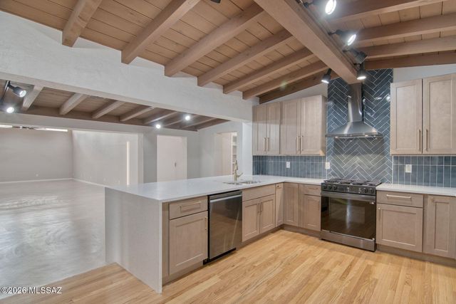 3910 E Calle De Jardin, Tucson, AZ 85711