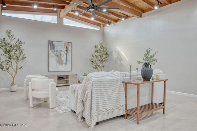 3910 E Calle De Jardin, Tucson, AZ 85711