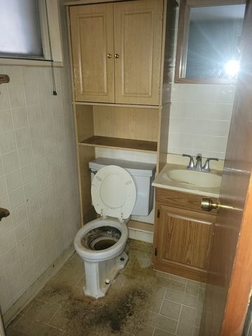 1382 Burnham Avenue, Calumet City, IL 60409