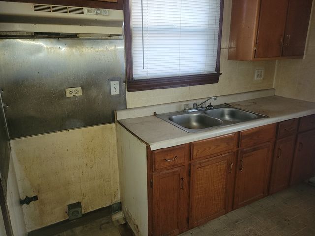 1382 Burnham Avenue, Calumet City, IL 60409