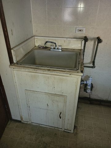 1382 Burnham Avenue, Calumet City, IL 60409