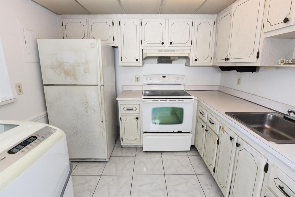 Image 12 of property listing at 398 Flanders I I, Delray Beach, FL 33484