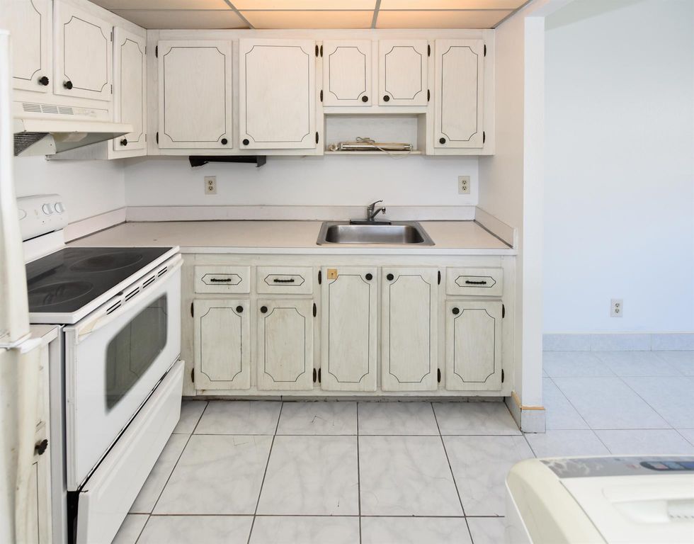 Image 14 of property listing at 398 Flanders I I, Delray Beach, FL 33484