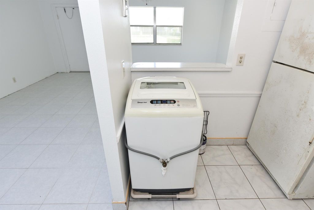 Image 15 of property listing at 398 Flanders I I, Delray Beach, FL 33484