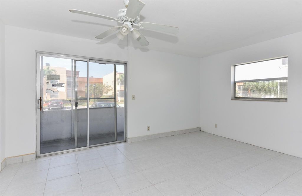 Image 18 of property listing at 398 Flanders I I, Delray Beach, FL 33484