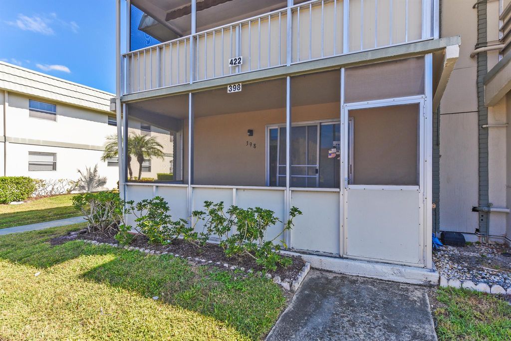 Image 2 of property listing at 398 Flanders I I, Delray Beach, FL 33484